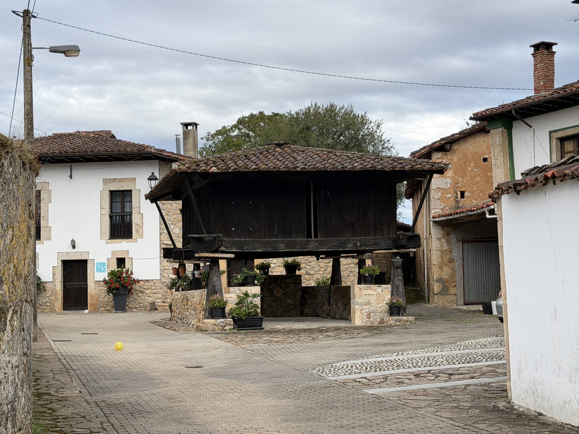 Hórreo tradicional en Benia