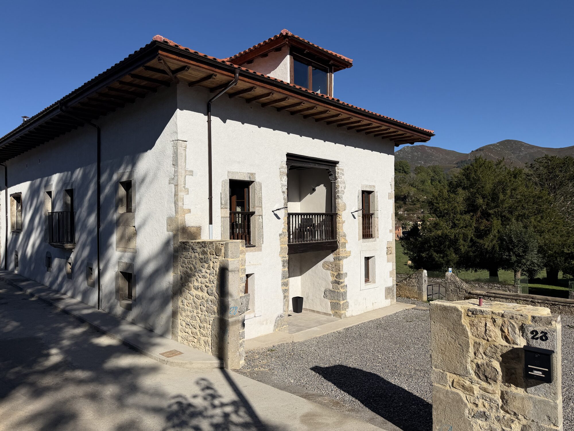La entrada a la casona